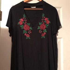 Black tee with choker